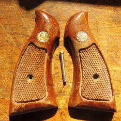 plaquettes de crosse en bois smith et wesson a identifier