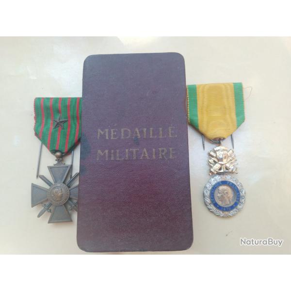 deux tres jolies medailles ww1 croix de guerre et medaille militaire et une boite