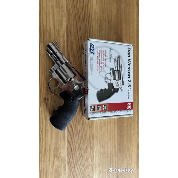 Revolver DAN WESSON silver 2.5 bbs 4.5mmASG , garantie fabricant / tat proche du neuf