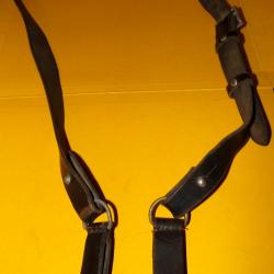 BAUDRIER EN  CUIR NOIR POUR MODELE GENDARMERIE NATIONALE FRANCAISE , LONGUEUR REGLABLE PAR UNE SANGL