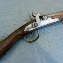 Fusil de chasse du XVIII ème siècle, transformé à percussion, calibre 20.