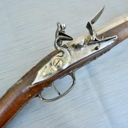 Superbe fusil de chasse du XVIIIe siècle, à garnitures en argent.