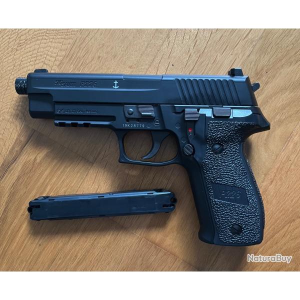 Sig Sauer P226 CO2 Blowback 4.5 mm  plombs + lots de capsules CO2 et d'entretien