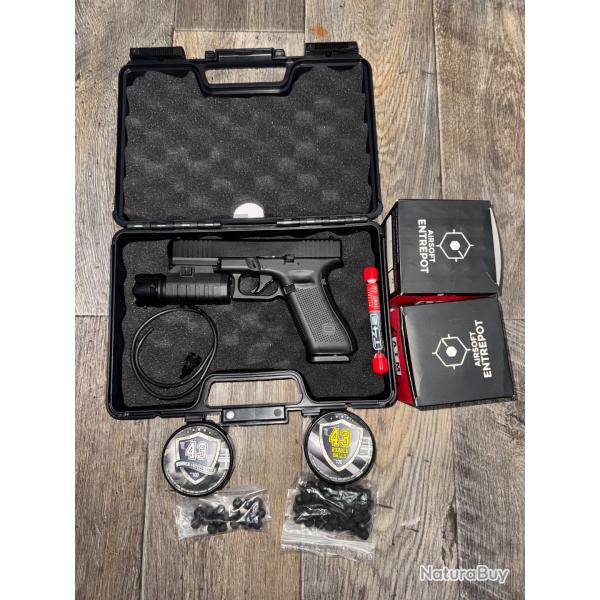 Glock 17 gen 5 t4e + lampe laser + cartouches co2 + billes peb + billes training