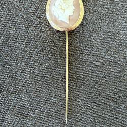 Epingle à cravate en or massif 18 carats avec camée - Début XXème - Broche