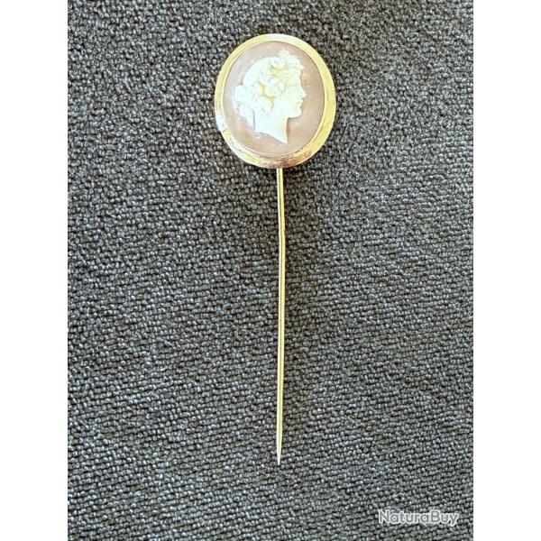 Epingle  cravate en or massif 18 carats avec came - Dbut XXme - Broche