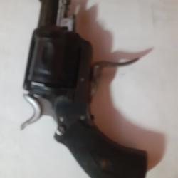 revolver buldog 320 en tres bon etat