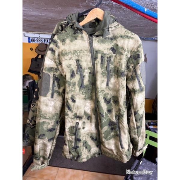 DEUX VESTES SOFTSHELL TYPE CHASSE/MILITAIRE