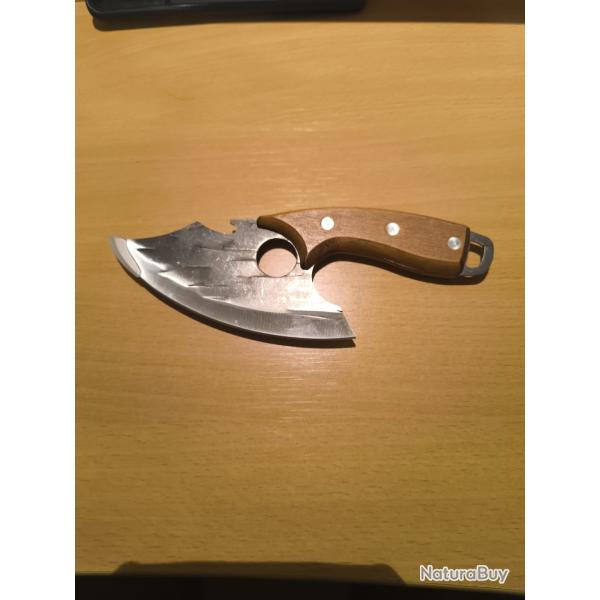 Couteau en demi lune