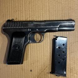 Pistolet semi-automatique soviétique TT-33Cal 7.62x25