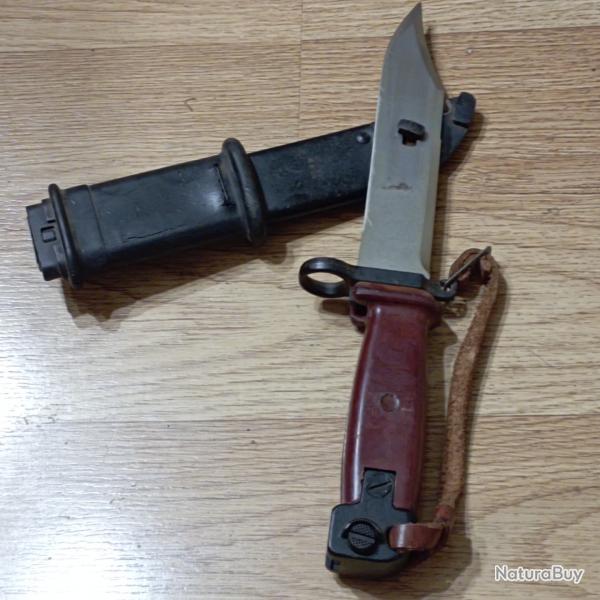 Baonnette  AK 47, au mme numro en tbe