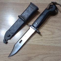 Baïonnette AK47 un seul numéro.