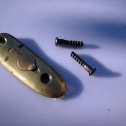 Plaque de couche / talon de crosse en laiton avec ses vis pour Lee Enfield SMLE N°1 MKIII ..