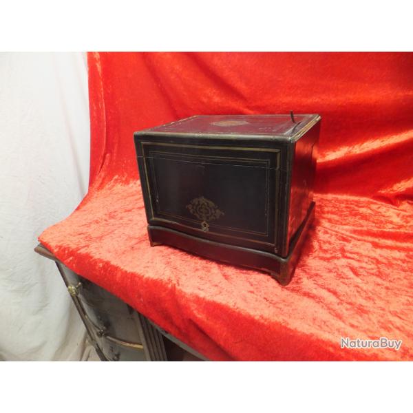 Napolon III, Boite Ancienne.  Coffret Napolon 3 . Orn De Marqueterie