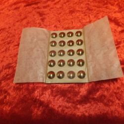 Lot  bouton militaire, d'uniforme. reconstitution ou costumier. stock  tailleur militai