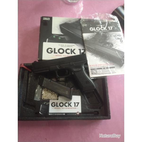 Glock 17 modèle gen 3 Tokyo Marui avec deux chargeurs mais arrêtoir culasse fonctionnement aléatoire