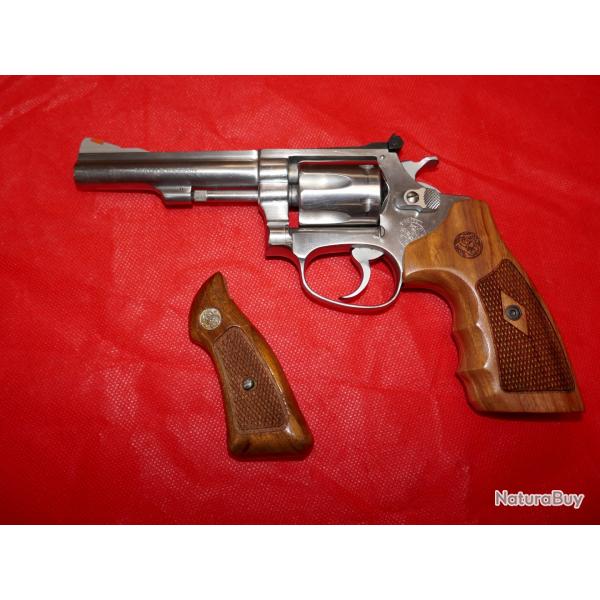 Revolver Smith & Wesson 63 en 22LR canon de 4"