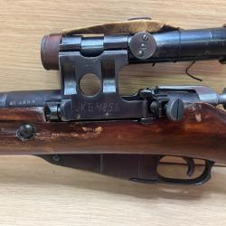 Carabine russe Mosin mod91/30 cal7.62X54R avec sa lunette et sa baïonette.