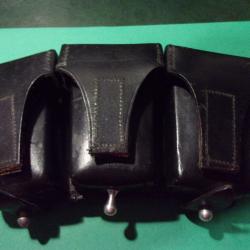 Cartouchière Allemande cuir noir neuve pour 30 munitions / clips 86389