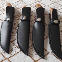 LOT DE 4 POIGNARDS EN PARFAIT ÉTAT FOURREAU EN CUIR