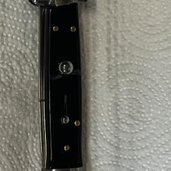 Couteau stiletto Italie