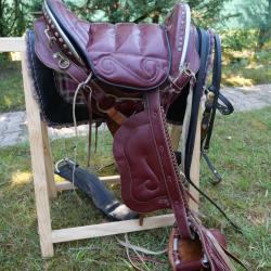 Magnifique selle de cheval de type Mac Lellan ( modèle unique provenant du Nicaragua)
