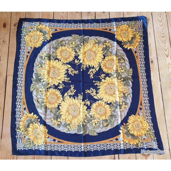 Foulard carr 95 X 95 motifs tournesols trs bon tat