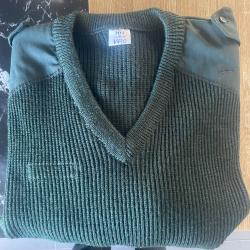 A SAISSIR !!! Pull commando neuf Taille 104 ou XL