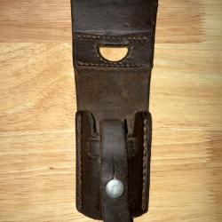 GOUSSET CUIR POUR BAIONNETTE SUISSE daté de 1963