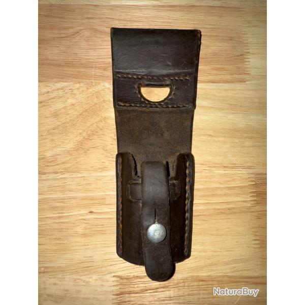 GOUSSET CUIR POUR BAIONNETTE SUISSE dat de 1963