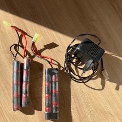 Lot batteries + chargeur airsoft