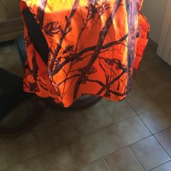 Gilet traque fluo.