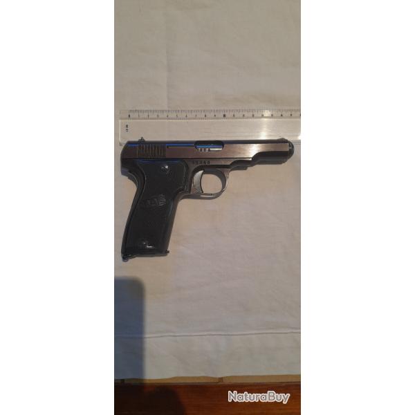 Pistolet MAB modle D 7.65 vendu avec 1 chargeur suplmentaire, 1 holster, verrou de pontet.