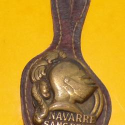 5° R.I, NAVARRE SANS PEUR, L Bazor ,heaume empanaché de Henri IV au-dessus de la devise Navarre sans