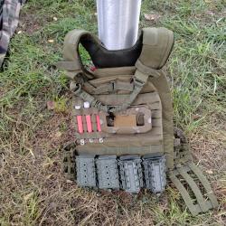gilet et ceinture tactiques équipés