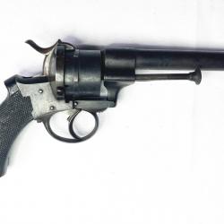 Revolver type Lefaucheux par Mistral à Marseille