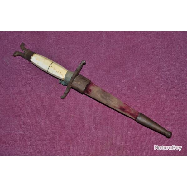 dague de marin ancien rgime chien de mer poigne os de cachalot crochet ceinture