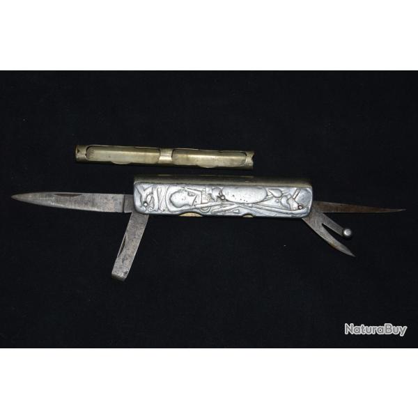 COUTEAU PLIANT PRUSSIEN GUERRE 1870-TROPHEES :CASQUE-SCHAPSKA-ARME-CROIX DE FER-BAIONNETTE-DRAGONNE
