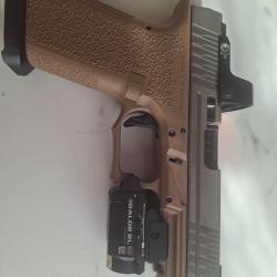 Polymer 80 pfs9 full size 9x19 customsAvec lampe laser olight