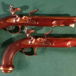Paire de pistolets d'officier de Marine