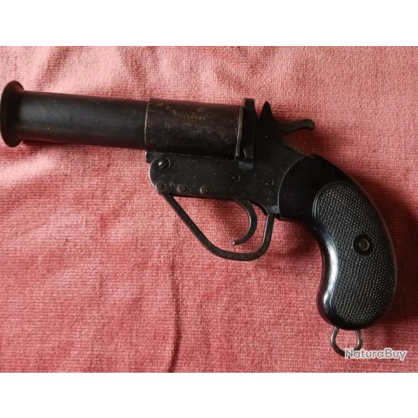 pistolet lance fusées anglais et accessoires