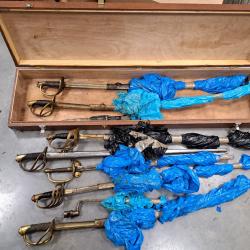 Lot de sabres et baïonnette  enchére 1sans reserve