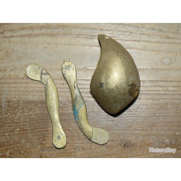 deux contre platine et une calotte de pistolet