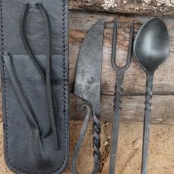 Set de Couverts Médiévaux Cuillère + Fourchette + Couteau Manches Acier Forgés Etui Cuir 001