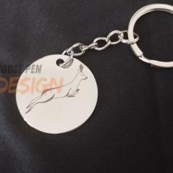 Porte clef acier avec gravure chevreuil (brocard)