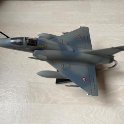 Maquette officielle Dassault Aviation - Mirage 2000 métal sur socle marbre (pièce rare)