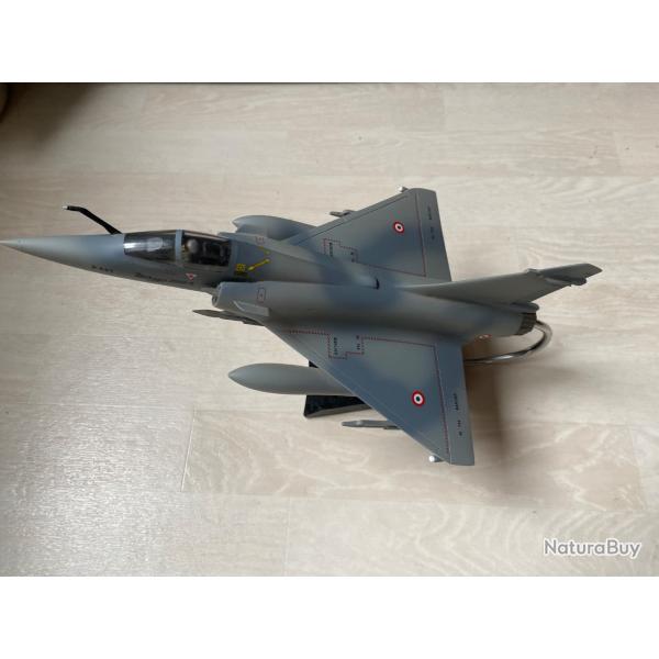 Maquette officielle Dassault Aviation - Mirage 2000 mtal sur socle marbre (pice rare)