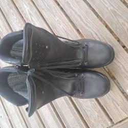 Chaussures militaires Gortex taille 48 neuves