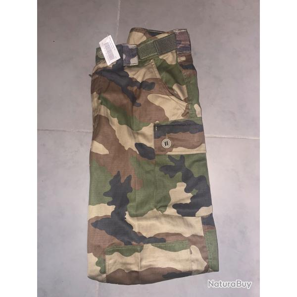 A SAISIR !! Pantalon de combat neuf arme franaise T4S2 3c zone chaude T77/84L