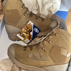 Chaussures randonné zone chaude NEUVE taille 41